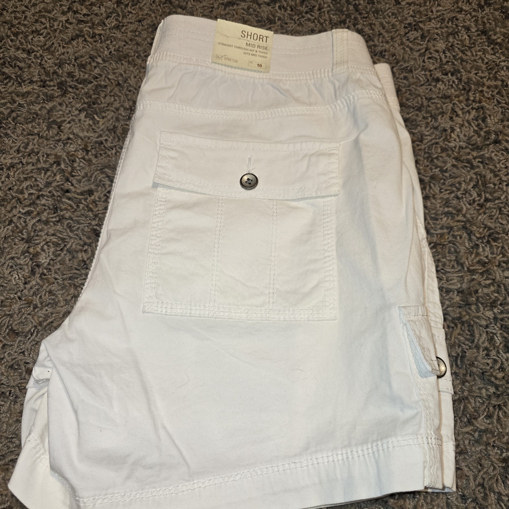 Sonoma Women's White Cargo Wonens Shorts